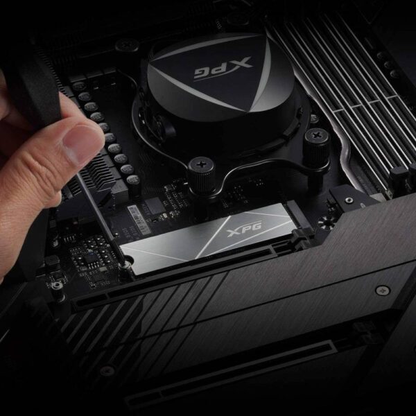 XPG 1TB GAMMIX S70 PCIe Gen4x4 M.2 SSD (7400MB Okuma / 5500MB Yazma)