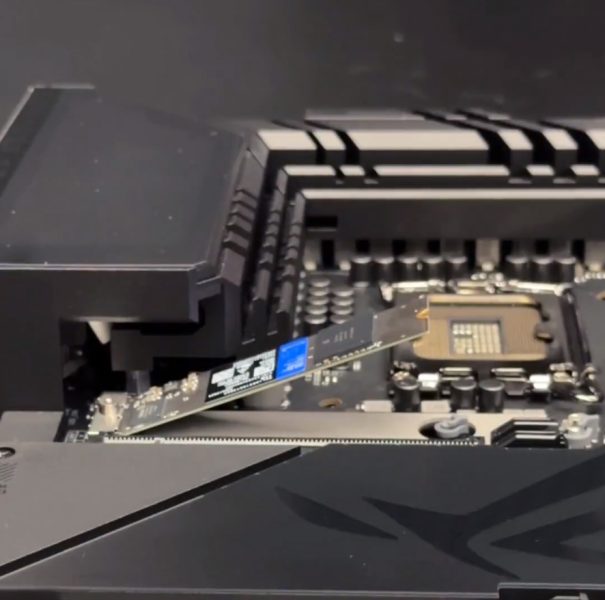ASUS ROG Strix Z790-F Gaming WiFi II Anakart a5