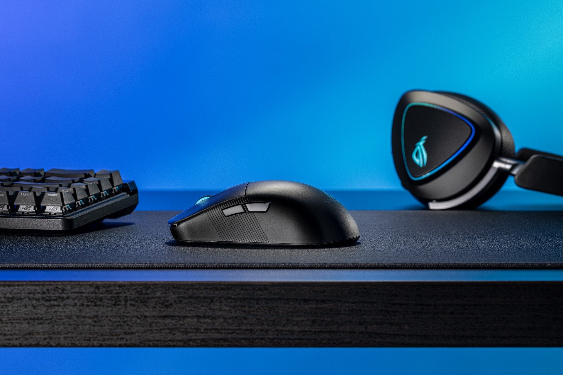 Asus Republic Of Gamers Rekabeti Seven Oyuncular Ve E Spor Profesyonelleri Icin Yepyeni Oyun Ekipmanlarini Duyurdu
