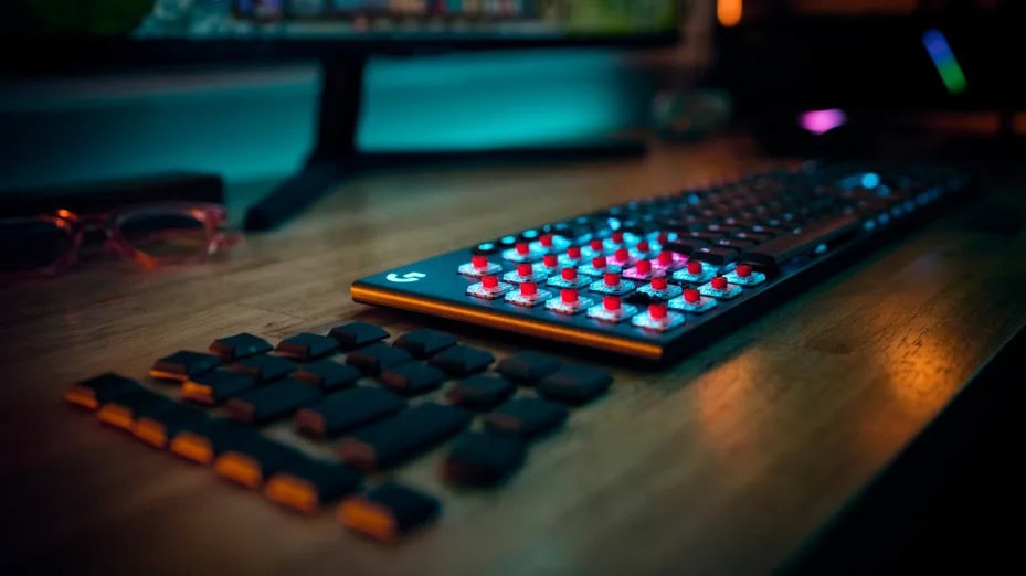 G915 X Wireless Mechanical Gaming Keyboard Feature 02