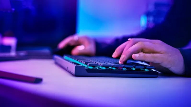 Logitech G515 Lightspeed Tkl Tactile Switch İngilizce Rgb Kablosuz Siyah Gaming Klavye (920 012538) H3