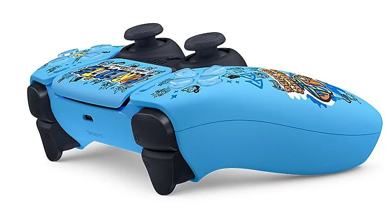 Renkli oyun kumandası, PlayStation için pleksi kaplamalı özel tasarım.