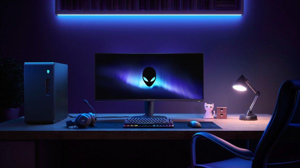 Alienware Alti Yeni Oyun Monitorunu Tanitti 2