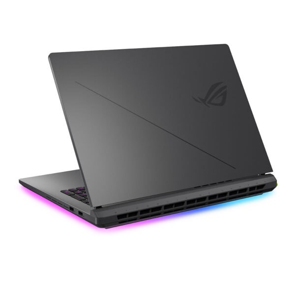 Yüksek performanslı gaming laptopu, RGB aydınlatmalı klavyesi ve güçlü soğutma sistemiyle en yeni oyunları sorunsuz oynama imkanı sunar.