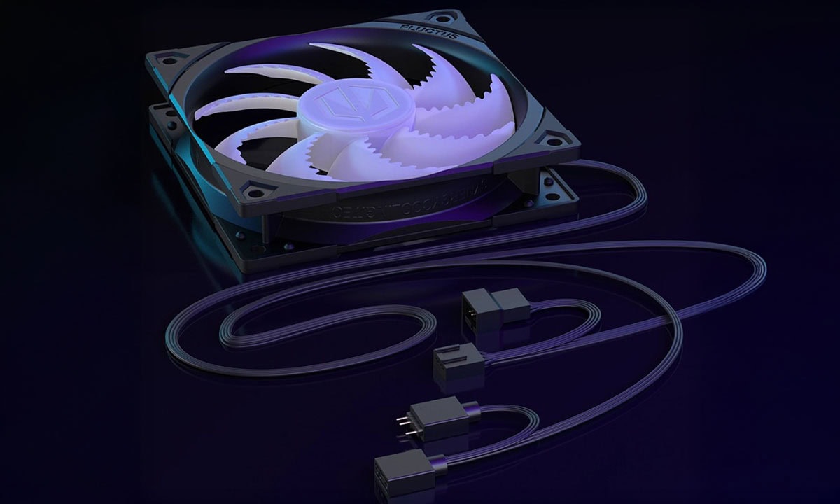 Aydınlatmalı bilgisayar CPU soğutucu fanı ve bağlantı kabloları. Yüksek performanslı soğutma ve bilgisayar bileşenleri. Oyun ve bilgisayar donanımıyla ilgili teknik detaylar.