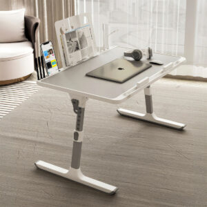 Eski çağlardan modern çalışma alanına kadar çok yönlü kullanıma uygun, rahat ve şık beyaz çocuk çalışma masası. Çocuklar ve gençler için ergonomik tasarım ve fonksiyonel özellikler içerir.