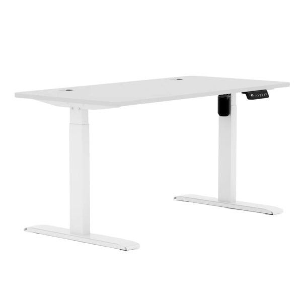 Kenar görünümüyle beyaz ayarlanabilir çalışma masası, modern tasarım ve ergonomik yapı, ofis ve çalışma ortamları için ideal, kablo yönetimi özellikleriyle fonksiyonel kullanıma uygun.