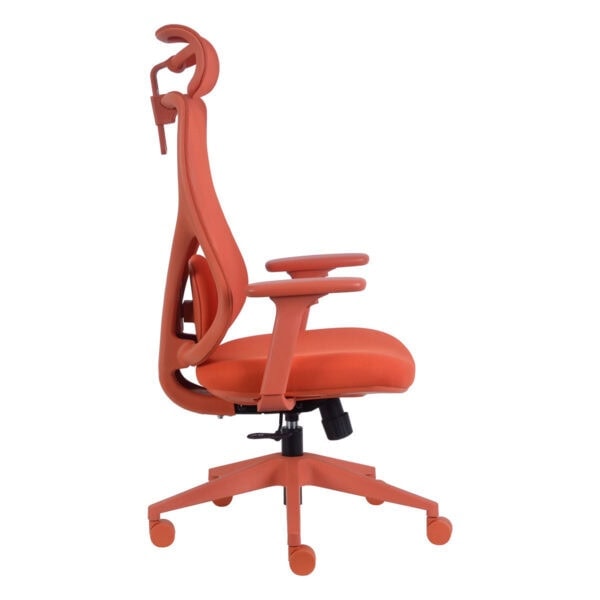 Rengi turuncu ergonomik ofis gaming sandalyesi, yüksek sırtlık ve ayarlanabilir kolçaklar ile, uzun süreli oyun ve çalışma konforu sağlar. Modern tasarımı ile ofis dekoruna uyum sağlar.