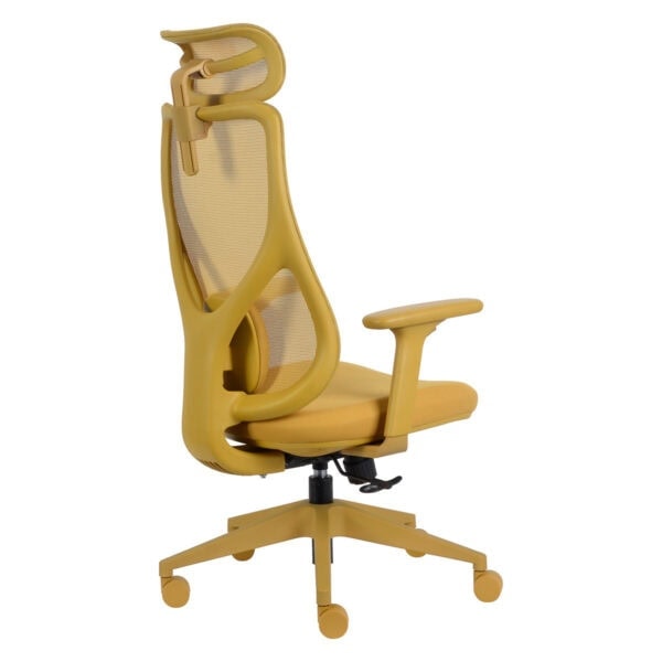 Konforlu sarı ergonomik ofis çalışma sandalyesi. Ayarlanabilir sırt ve kol desteği, hareketli tekerlekleriyle modern ofis mobilyası. Uzun süreli oturumlar için ideal.