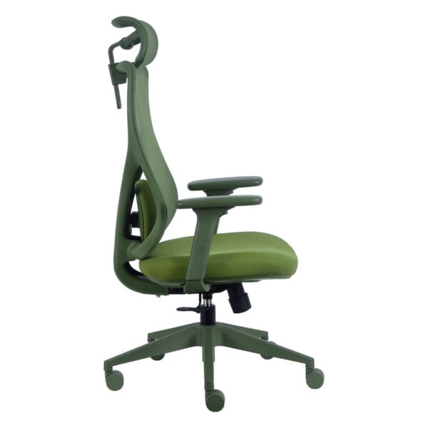 Yeşil ergonomik ofis sandalyesi, ayarlanabilir kolçaklar ve yüksekliği ile konforlu çalışma ortamı sağlar. Modern tasarımıyla ofis dekorasyonuna şıklık katıyor.
