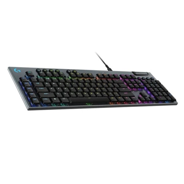 RGB aydınlatmalı oyun klavyesi, USB kablosuyla bilgisayara bağlanıyor, çok renkli ışık efektleri, dayanıklı tuşlar ve ergonomik tasarım, profesyonel oyun ve bilgisayar kullanımı için ideal.
