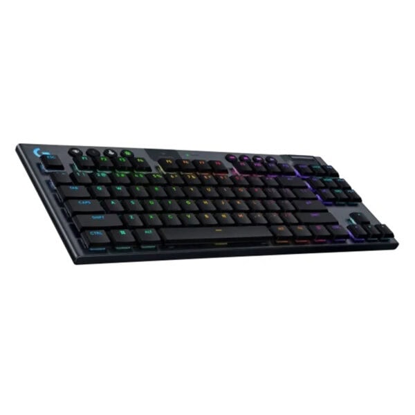 RGB arka aydınlatmalı gaming klavye, kompakt ve dayanıklı tasarımıyla bilgisayar ve oyun tutkunları için ideal. Çok renkli tuş ışıklarıyla oyun deneyimini artırır.