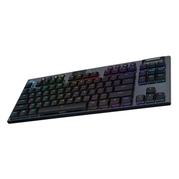 Renkli RGB aydınlatmalı oyuncu bilgisayarı klavye, mekanik tuşlar ve konforlu kullanım için tasarlanmış, oyun ve ofis amaçlı kullanılabilir, dayanıklı ve şık tasarım.