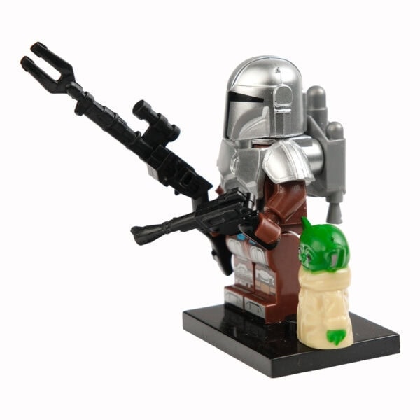 - Yıldız savaşları figürü, Baby Yoda ve Mandalorian ile LEGO tarzında tasarlanmış eğlenceli oyun seti.