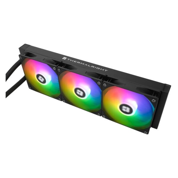 Parlak renkli RGB aydınlatmalı Thermaltake sıvı CPU soğutucu fanları, yüksek performanslı ve sessiz işlem için gaming ve bilgisayar deneyimini geliştiren soğutma çözümü.