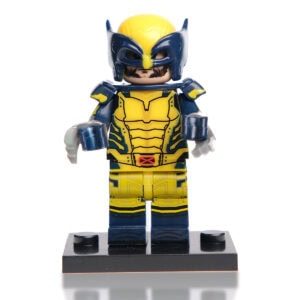 Yüksek detaylı x-men Wolverine Lego figürü, siyah ve sarı kostüm ve maskeyle, koleksiyon ve oyun teması için ideal, en kaliteli lego oyuncakları arasında.
