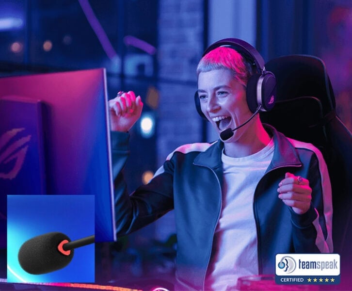 ROG Pelta White Edition Canlı oyun yayını yapan genç kadın oyuncu, kulaklık takmış ve zafer işareti yaparken profesyonel multiplayer oyun oynuyor. Esports oyunları ve oyun tutkunları için ideal.