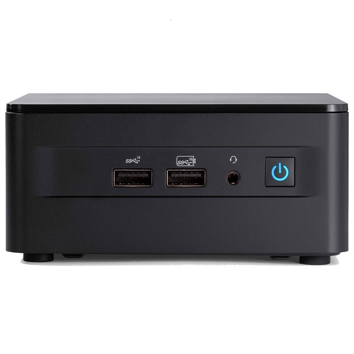 Yüksek çözünürlüklü siyah oyun konsolu güç bankası, USB portları ve güç düğmesi ile detaylı görünüm. Oyun ve teknoloji meraklıları için ideal, yüksek performanslı taşınabilir güç kaynağı.