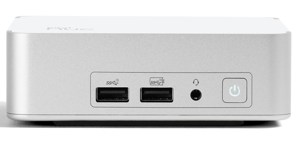 Hızlı şarj için USB-C ve USB-A portlarıyla dizüstü bilgisayar ve mobil cihazlar uyumlu mini Power Delivery şarj cihazı.