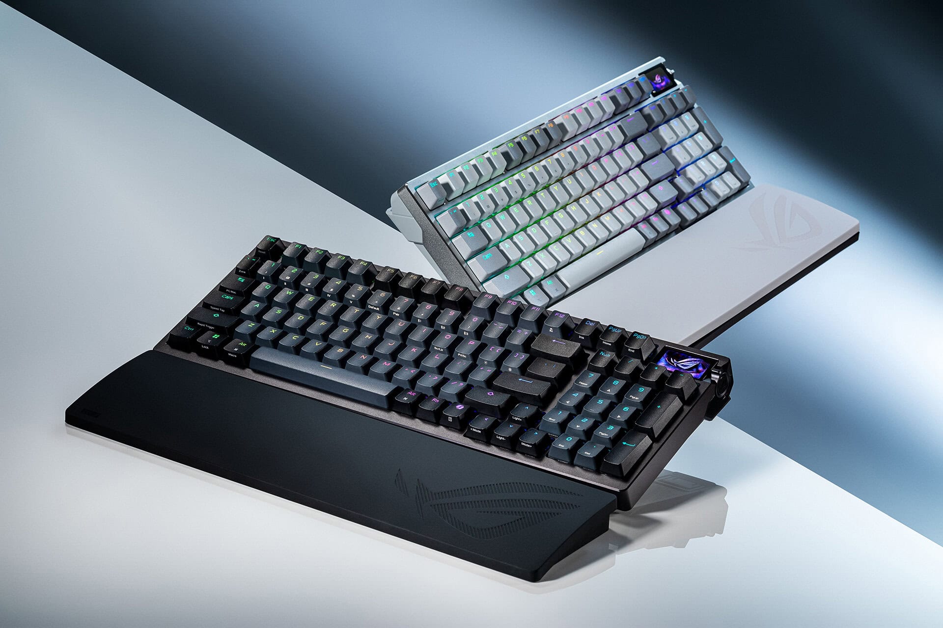 RGB aydınlatmalı oyun klavyesi ve mekanik klavye, bilgisayar ve konsol yarışması, e-spor oyuncuları ve gaming ekipmanları için ideal fantastik tasarım.