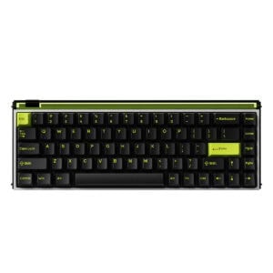 Yansıyan siyah ve yeşil renkli kablosuz bilgisayar klavyesi, birkaç tuşu parlak yeşil renkte olup gaming için uygun tasarıma sahip.