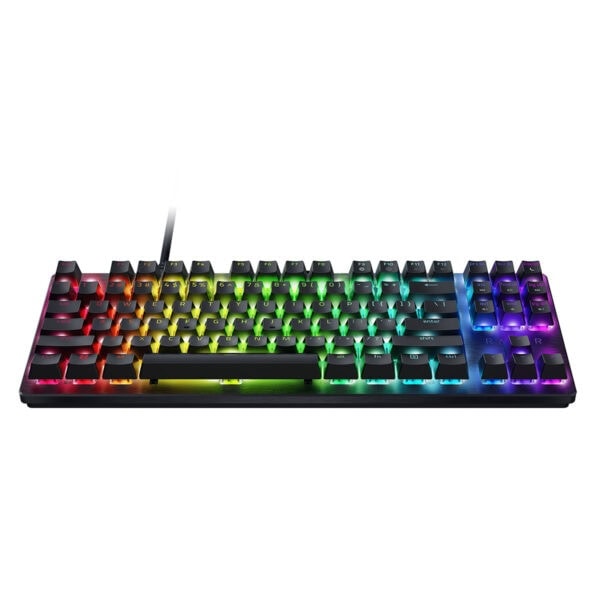 RGB renkli aydınlatmalı oyuncu klavyesi, mekanik tuş takımıyla yüksek performans ve ışıklı oyun deneyimi sağlar.