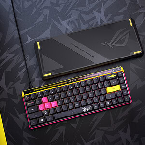 RGB oyuncu klavyesi ve ASUS ROG telefon, yüksek performans ve oyun deneyimi için tasarlandı, RGB aydınlatma ve dayanıklı yapısıyla oyuncuların favorisi.