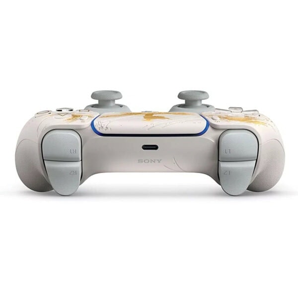 Yıpranmış Playstation 5 kontrolörü, beyaz renkli, hasarlı ve kullanılmış, oyun tutkusu ve koleksiyon değeri, gaming tutkunları için ideal.