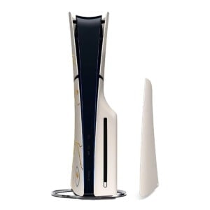Yüksek kaliteli PlayStation 5 oyun konsolu, beyaz ve siyah tasarımıyla modern ve şık görünüyor, ultra hızlı yükleme ve üstün oyun performansı sunar.