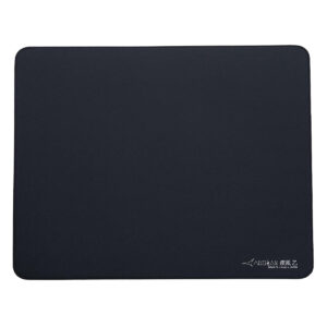 Yüksek kaliteli oyun mouse pad, siyah renk ve kaymaz yüzey ile maksimum konfor sağlar.