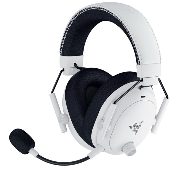 Yüksek kaliteli gaming kulaklık, oyuncular için mikrofonlu ve konforlu tasarım, profesyonel oyun deneyimi için ideal. Razer markalı, sessiz ortamlar ve ses izolasyonu sağlar.