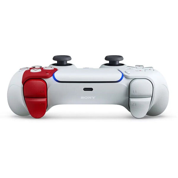 Yevmiye renkli PlayStation 5 DualSense oyun kontrolörü, kırmızı ve beyaz tasarım, hassas dokunmatik düğmeler ve gelişmiş haptic geri bildirim özellikleri ile oyun deneyimini artırır.