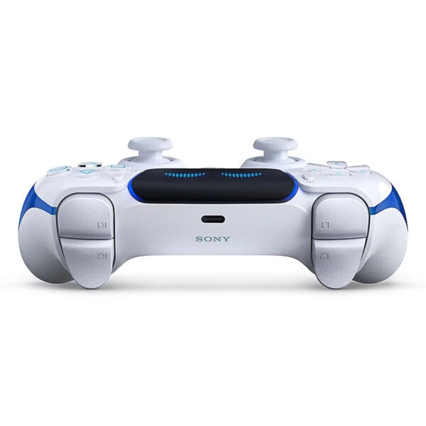 Yüksek çözünürlüklü beyaz ve mavi PlayStation 5 kontrolcü, kullanıcı dostu tasarımıyla gaming ve e-spor tutkunlarının favorisi. Dokunmatik yüzey ve gelişmiş titreşim özelliğiyle oyun deneyimini artırır.