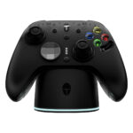 Yüksek kaliteli gaming kontrolörü, siyah renk, renkli düğmeler ve gelişmiş tasarım, gaming tutkunları için ideal, profesyonel e-spor ve oyun deneyimi, egevia.live'de.