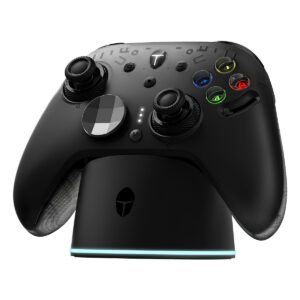 Yüksek kaliteli gaming joystick ve şarj standı, Profesyonel oyun deneyimi için tasarlanmış, ışıklı renkli butonlar ve ergonomik tasarım.