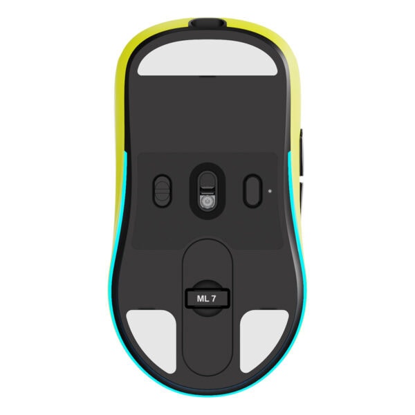 Yüksek performanslı gaming mouse tasarımı, ergonomik yapısı ve kişiselleştirilebilir düğmeleri ile oyun severlerin tercihidir. ML7 model, hassasiyet ayarları ve hızlı tepki sunar, rekabetçi online oyunlar için idealdir.