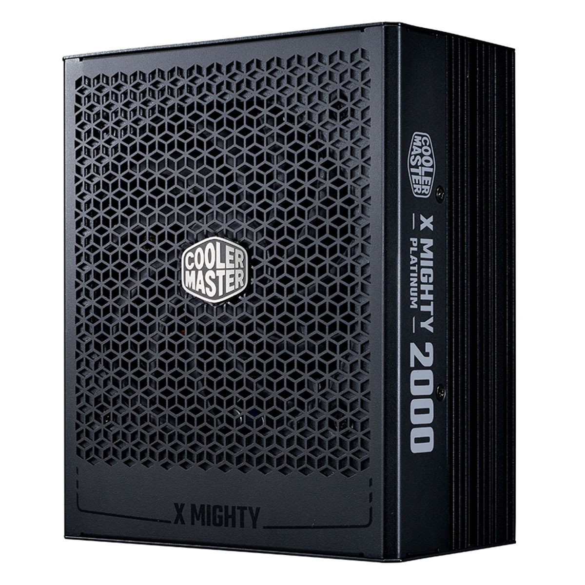 Panelde havalandırma delikleri ve Cooler Master logosu ile şık tasarım.