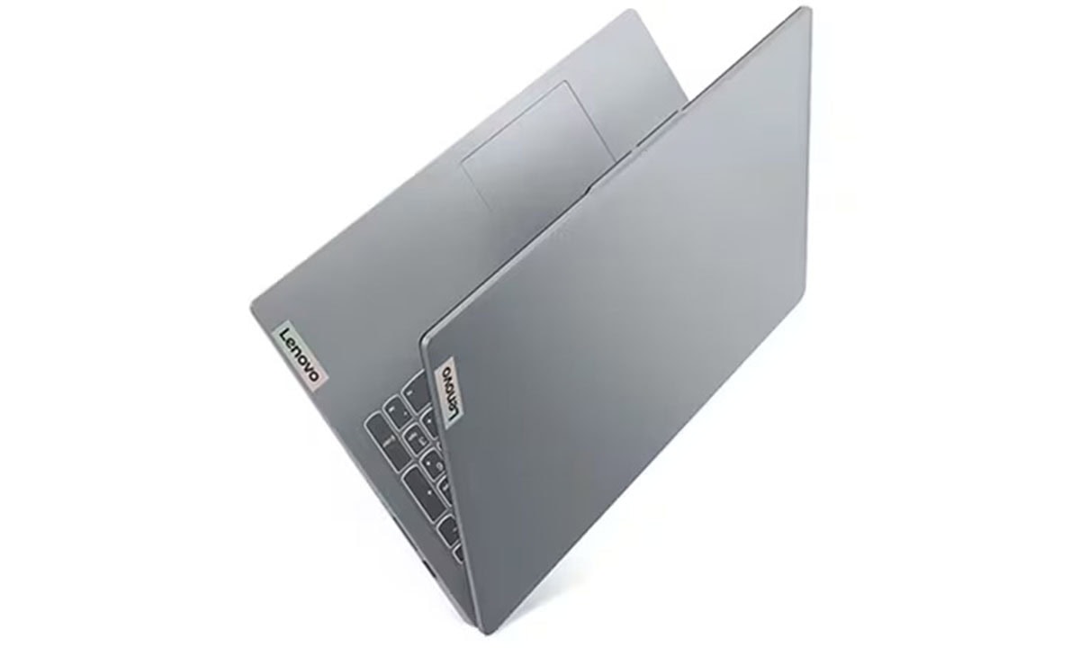 Lenovo markalı şık ve taşınabilir dizüstü bilgisayar, yüksek performans ve dayanıklılık sunar, gaming ve ofis kullanımı için ideal.
