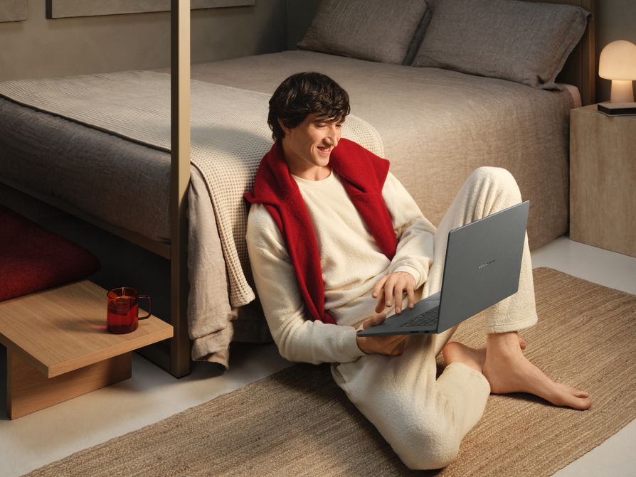 Yeni Asus Zenbook A16 Eski Snapdragon Islemcili Zenbooklara Gore Neden Daha Mantikli