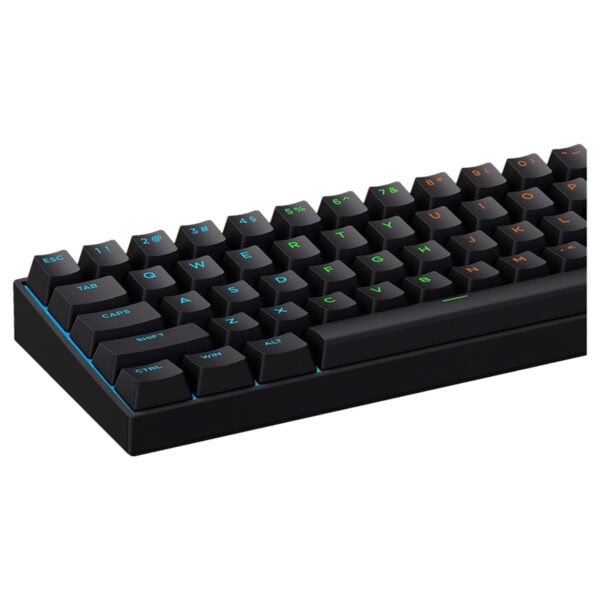 MCHOSE Ace 60 Pro siyah RGB oyun klavyesi, hall effect KTE manyetik anahtarlar ve hot-swap özelliği ile yüksek performans sağlar.