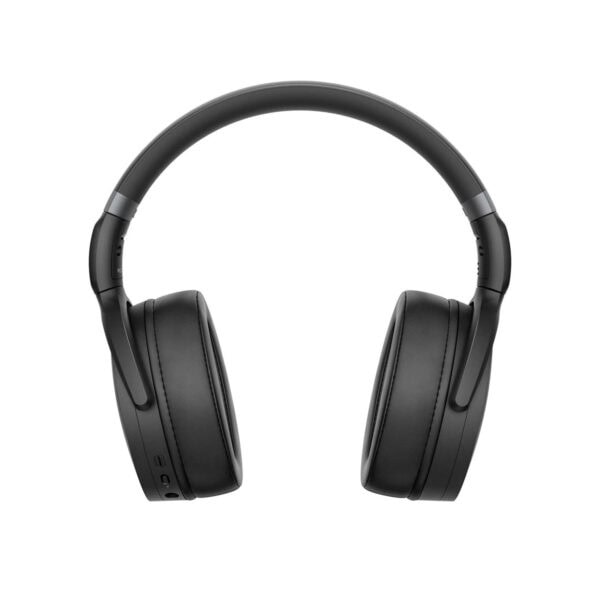 Sennheiser HD 450BT kablosuz, katlanabilir kulak üstü kulaklık, yüksek ses kalitesi ve aktif gürültü engelleme özellikleriyle müzik dinleme deneyimini artırır.