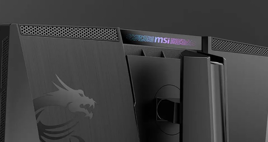 Yüksek performanslı oyun bilgisayarı ve monitör detayları, MSI logosu ve şık tasarımıyla profesyonel ve oyuncu odaklı kullanım için ideal.