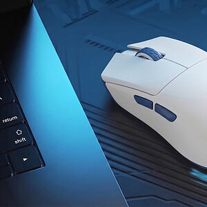 Oyun için tasarlanmış beyaz kablosuz mouse ve klavye seti, yüksek hassasiyet ve hızlı tepki sağlar, oyun performansını artırır.