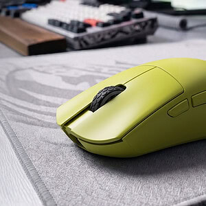 Yeşil oyun mouse ve klavye seti, bilgisayar oyunları için ideal, ergonomik ve yüksek hassasiyetli, masaüstü bilgisayar ortamında kullanılmak üzere tasarlanmış.