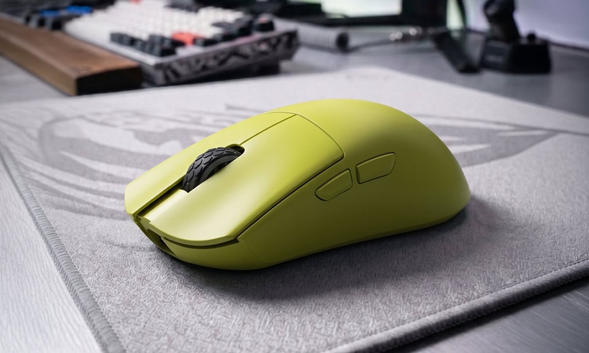 Yeşil oyun mouse ve klavye seti, bilgisayar oyunları için ideal, ergonomik ve yüksek hassasiyetli, masaüstü bilgisayar ortamında kullanılmak üzere tasarlanmış.