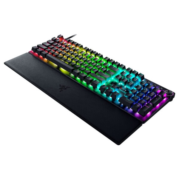 Razer Huntsman V3 Pro RGB mekanik gaming klavye, renkli aydınlatma ve yüksek performans özellikleriyle öne çıkıyor.