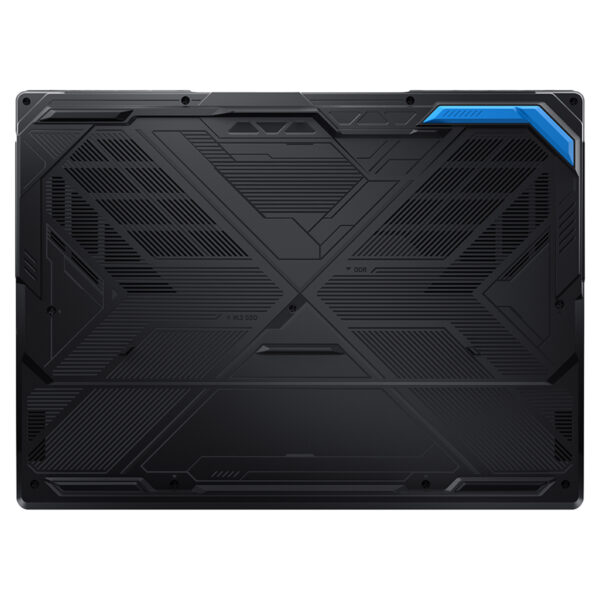 MSI CROSSHAIR A16 HX dizüstü bilgisayarın arka kapağı, dayanıklı ve şık tasarımıyla dikkat çekiyor.