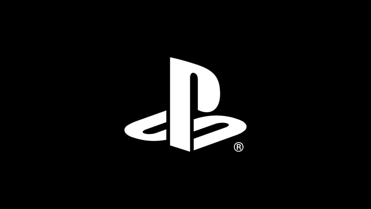 Klasik PlayStation logosu, siyah arka plan üzerinde beyaz renkli, oyun konsolu markası simgesi.