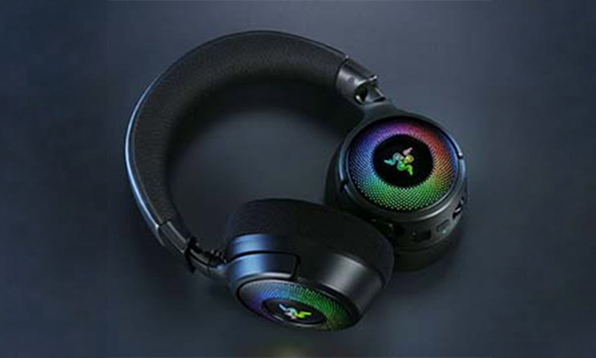 Razer Kraken V3 Pro oyun kulaklığı, RGB aydınlatmalı ve yüksek ses kalitesi ile profesyonel gamerlar için ideal.