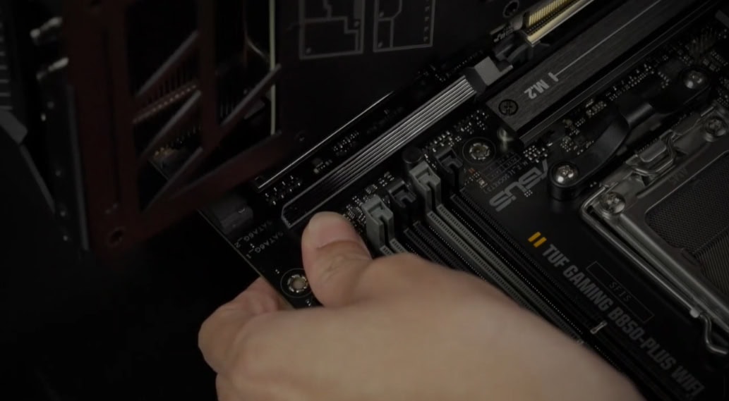 TUF GAMING B850-E WIFI ASUS TUF GAMING B850-E WIFI 8000MHz (OC) DDR5 Soket AM5 M.2 HDMI DP ATX Anakart h18